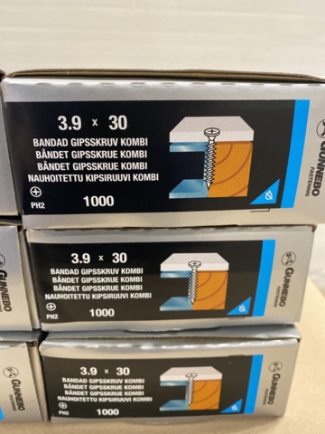 1006928-10 Pallet with banded screw