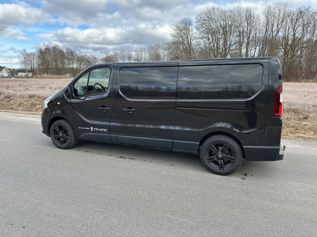 renault trafic modified