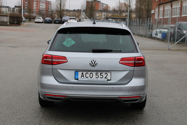1007448-4 Volkswagen Passat 2.0 TDI R-line BlueMotion - 2018