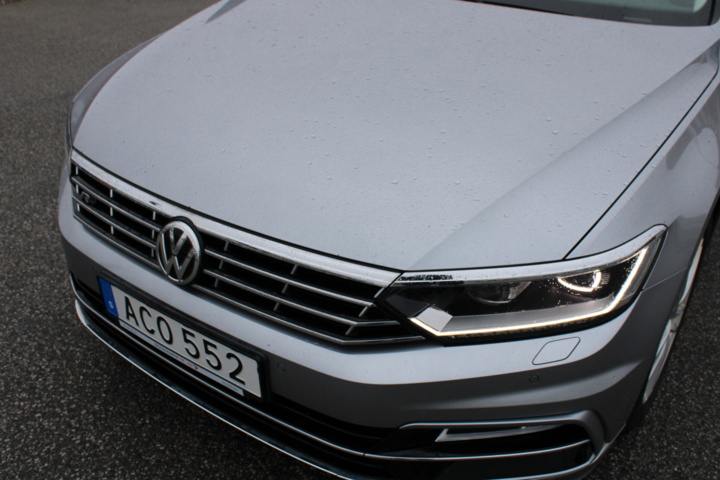 1007448-10 Volkswagen Passat 2.0 TDI R-line BlueMotion - 2018