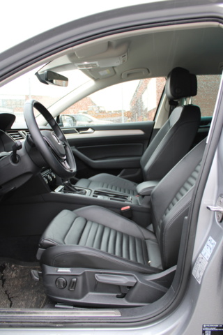 1007448-22 Volkswagen Passat 2.0 TDI R-line BlueMotion - 2018