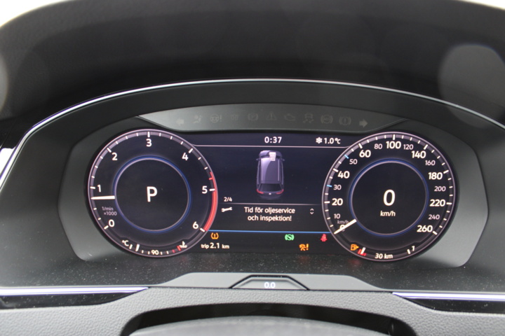 1007448-23 Volkswagen Passat 2.0 TDI R-line BlueMotion - 2018