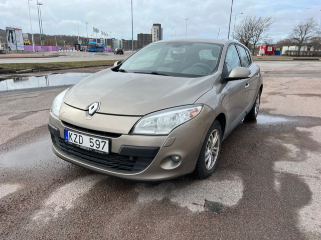 993529-1 Renault Mégane 1.5 dCi DCT - 2011