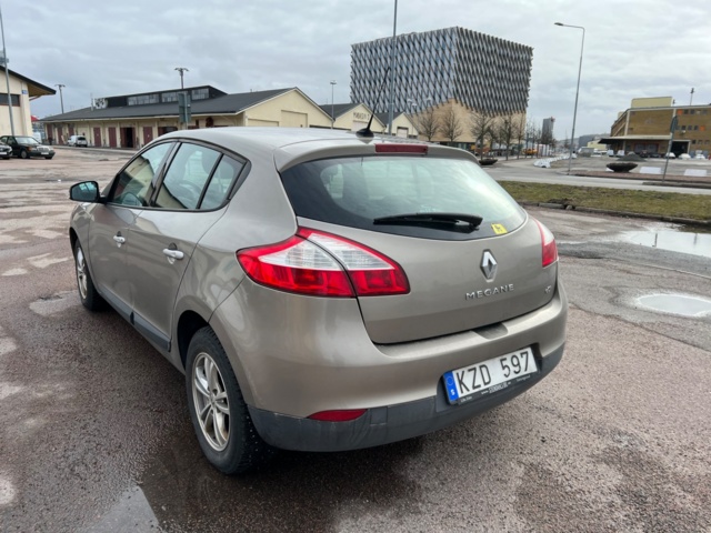 993529-4 Renault Mégane 1.5 dCi DCT - 2011