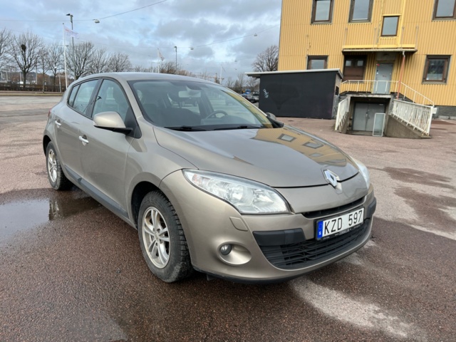 993529-8 Renault Mégane 1.5 dCi DCT - 2011