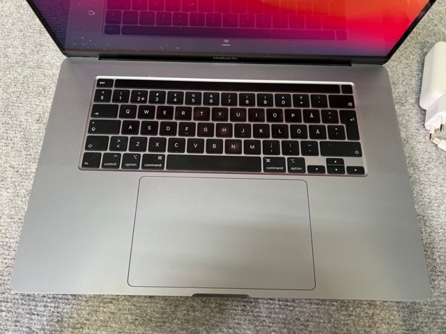 962750-4 MacBook Pro (16-inch, 2019) - Shipping included!
