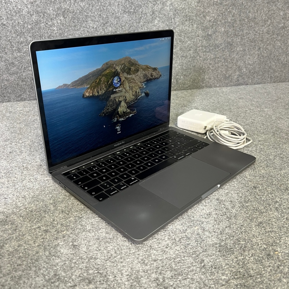 MacBook Pro (13-inch, 2019, Four Thunderbolt 3 ports) - Shipping