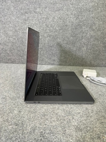 962750-6 MacBook Pro (16-inch, 2019) - Shipping included!