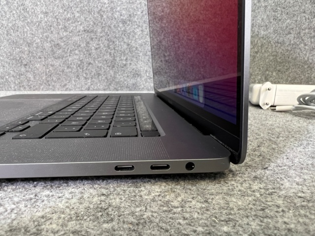 962750-9 MacBook Pro (16-inch, 2019) - Shipping included!