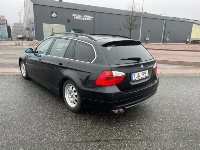 993532-3 BMW 325i Touring - 2006