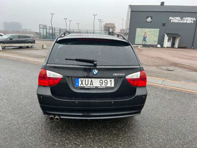 993532-4 BMW 325i Touring - 2006