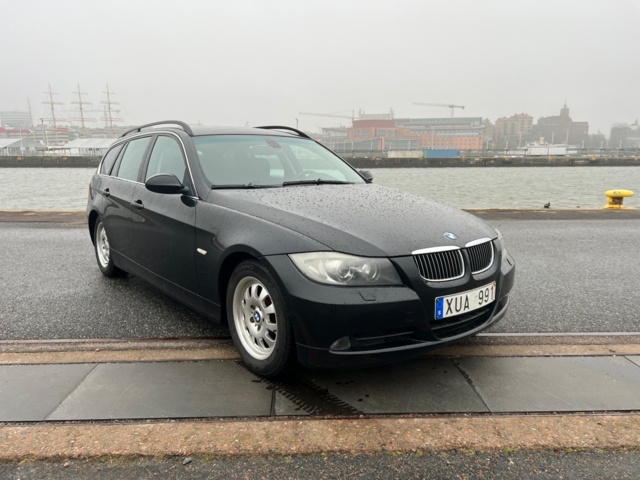 993532-7 BMW 325i Touring - 2006