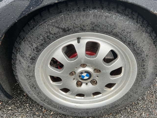 993532-19 BMW 325i Touring - 2006