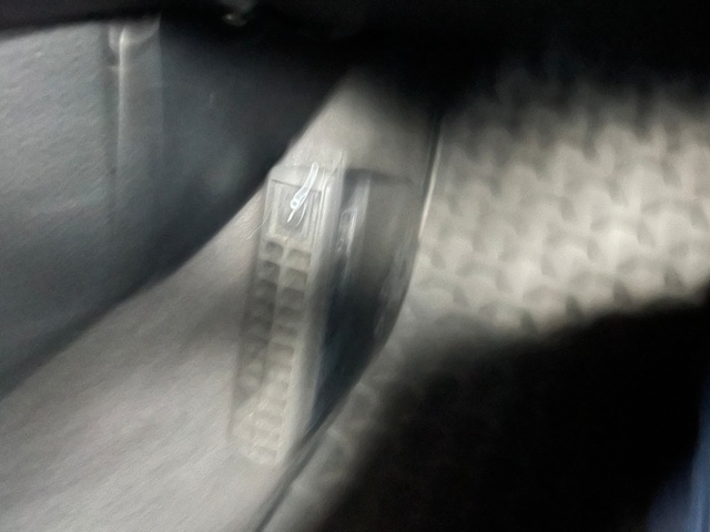 993532-21 BMW 325i Touring - 2006