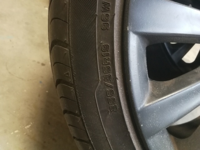 993532-23 BMW 325i Touring - 2006