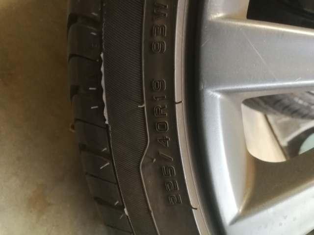 993532-24 BMW 325i Touring - 2006