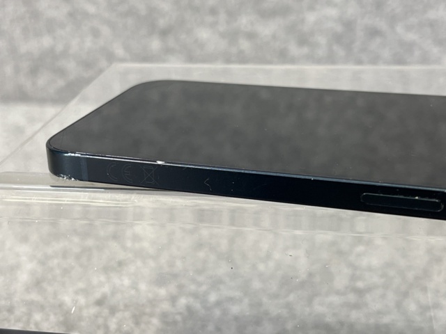 962767-5 iPhone 13, 128GB Midnight - Shipping included!