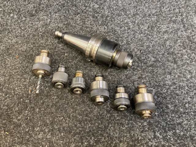 Thread chuck on BT40 taper ink tap holder - PS Auction - We value the ...