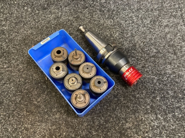 Thread chuck on SK40 taper ink tap holder - PS Auction - We value the ...