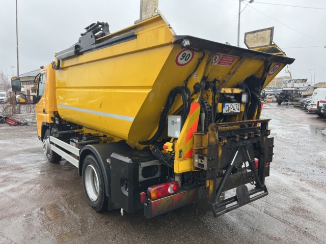 1001231-5 Garbage truck Mitsubishi Fuso Canter -2017