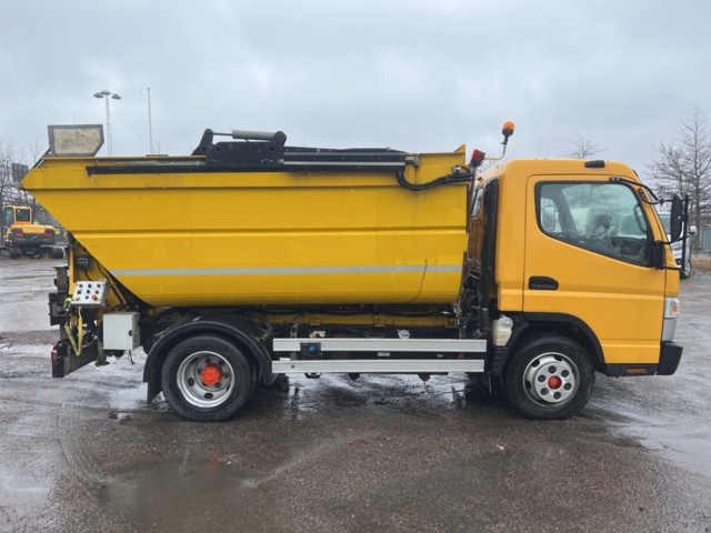 1001231-6 Garbage truck Mitsubishi Fuso Canter -2017