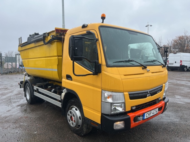 1001231-1 Garbage truck Mitsubishi Fuso Canter -2017