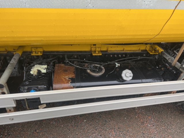 1001231-18 Garbage truck Mitsubishi Fuso Canter -2017