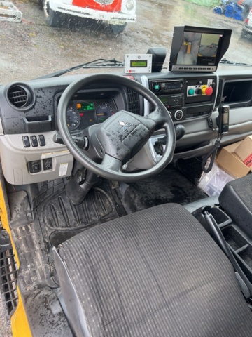 1001231-24 Garbage truck Mitsubishi Fuso Canter -2017