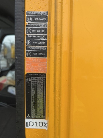 1001231-26 Garbage truck Mitsubishi Fuso Canter -2017