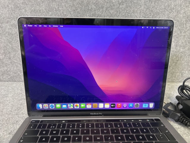 962771-3 MacBook Pro (13-inch, M1, 2020) - Shipping included!