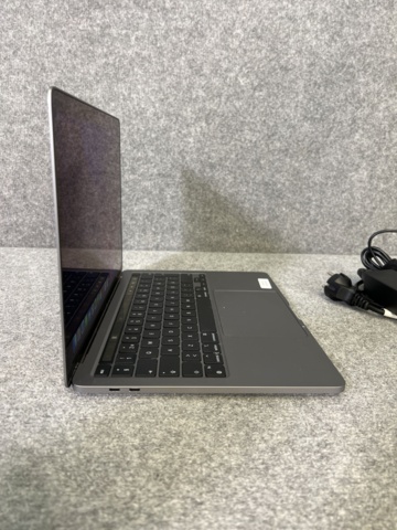 962771-5 MacBook Pro (13-inch, M1, 2020) - Shipping included!