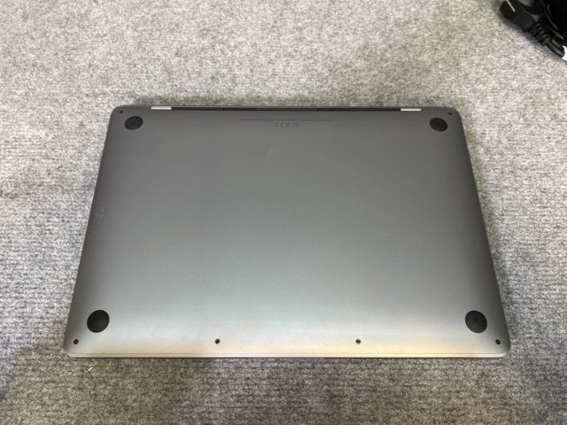 962771-10 MacBook Pro (13-inch, M1, 2020) - Shipping included!