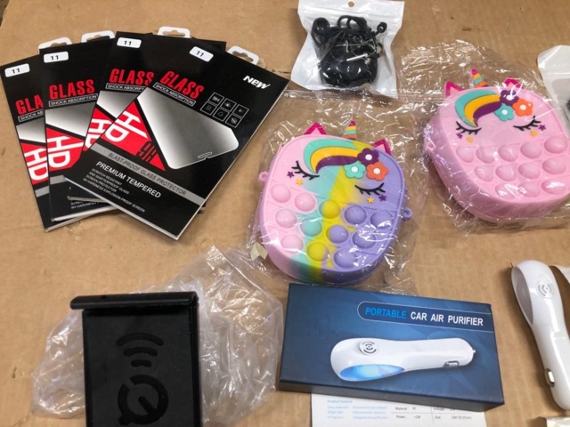 1008234-4 Assortment of mobile accessories etc. - shipping included (W05)