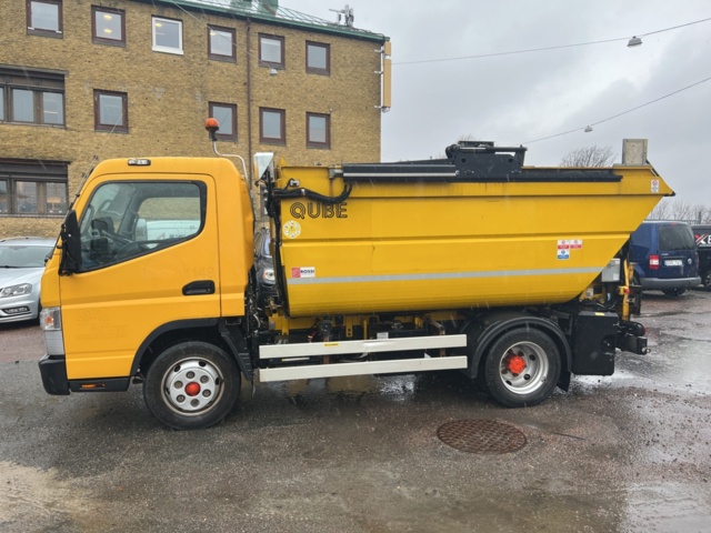 1001232-4 Garbage truck Mitsubishi Canter Fuso