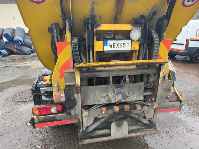 1001232-13 Garbage truck Mitsubishi Canter Fuso