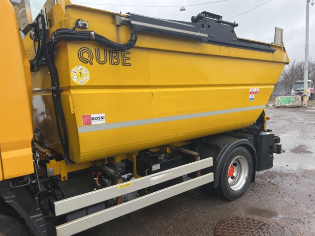 1001232-14 Garbage truck Mitsubishi Canter Fuso