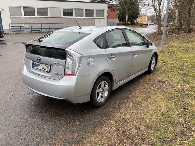 1001700-5 Toyota Prius Plug-in Hybrid 1.8 CVT - 2012