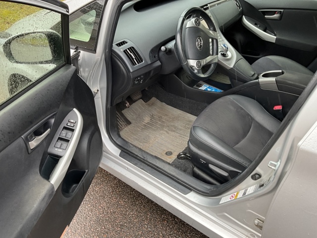 1001700-12 Toyota Prius Plug-in Hybrid 1.8 CVT - 2012