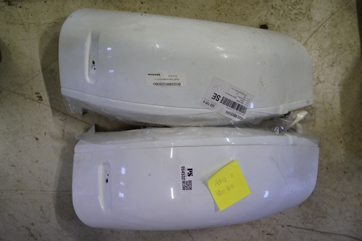 954532-1 2 covers over corners at the back for Adria