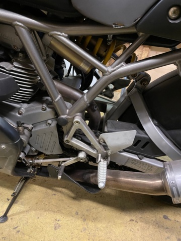 1006631-10 Ducati 750 Sport -2001