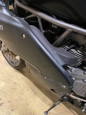 1006631-11 Ducati 750 Sport -2001