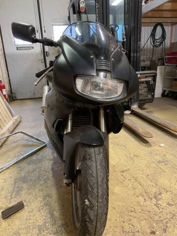 1006631-2 Ducati 750 Sport -2001