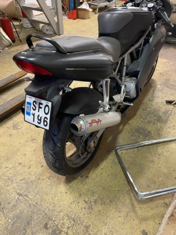 1006631-4 Ducati 750 Sport -2001