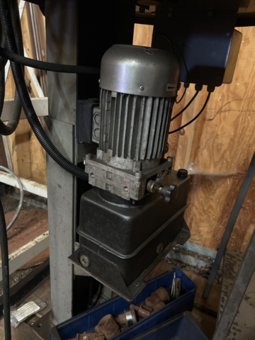 1001235-7 Brake band machines Carole, lathe, rivet and grind