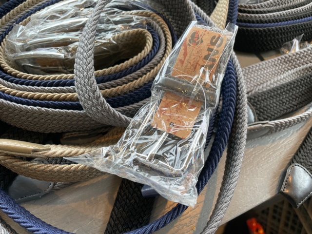 1008295-3 120 st olika skärp / livremmar