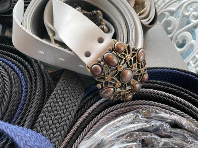 1008295-4 120 st olika skärp / livremmar