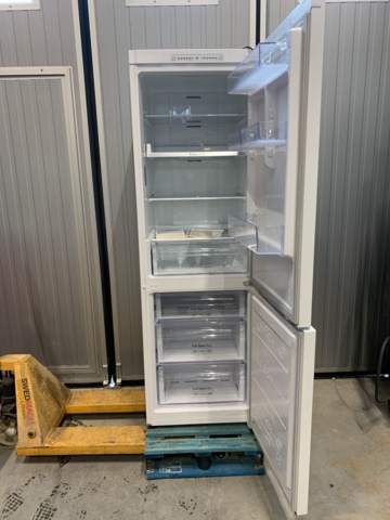 882905-2 Fridge & freezer