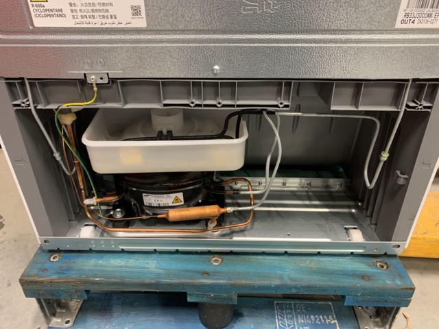 882905-12 Fridge & freezer