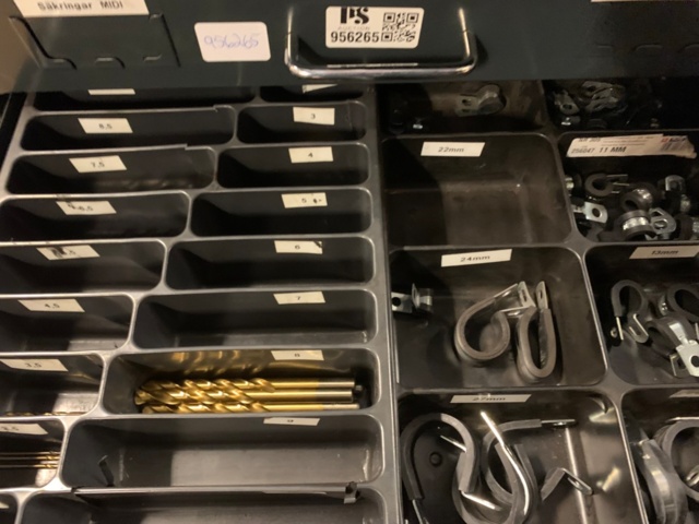 956265-4 Assortment cabinet Berner with fuses, drills, cable lugs etc. (new pictures)