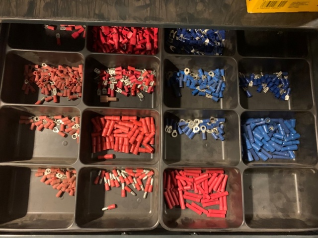956265-7 Assortment cabinet Berner with fuses, drills, cable lugs etc. (new pictures)